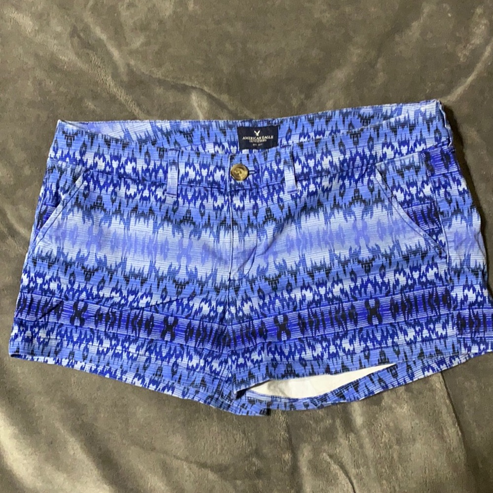 American Eagle blue patterned shorts